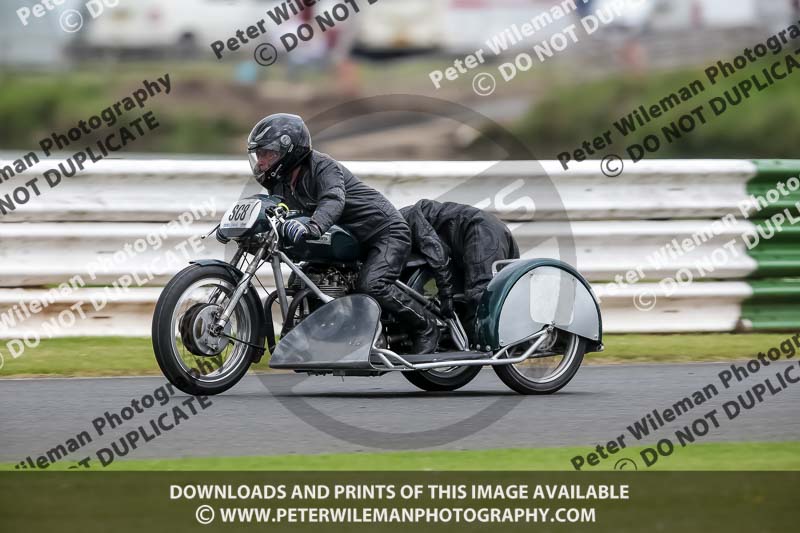 Vintage motorcycle club;eventdigitalimages;mallory park;mallory park trackday photographs;no limits trackdays;peter wileman photography;trackday digital images;trackday photos;vmcc festival 1000 bikes photographs